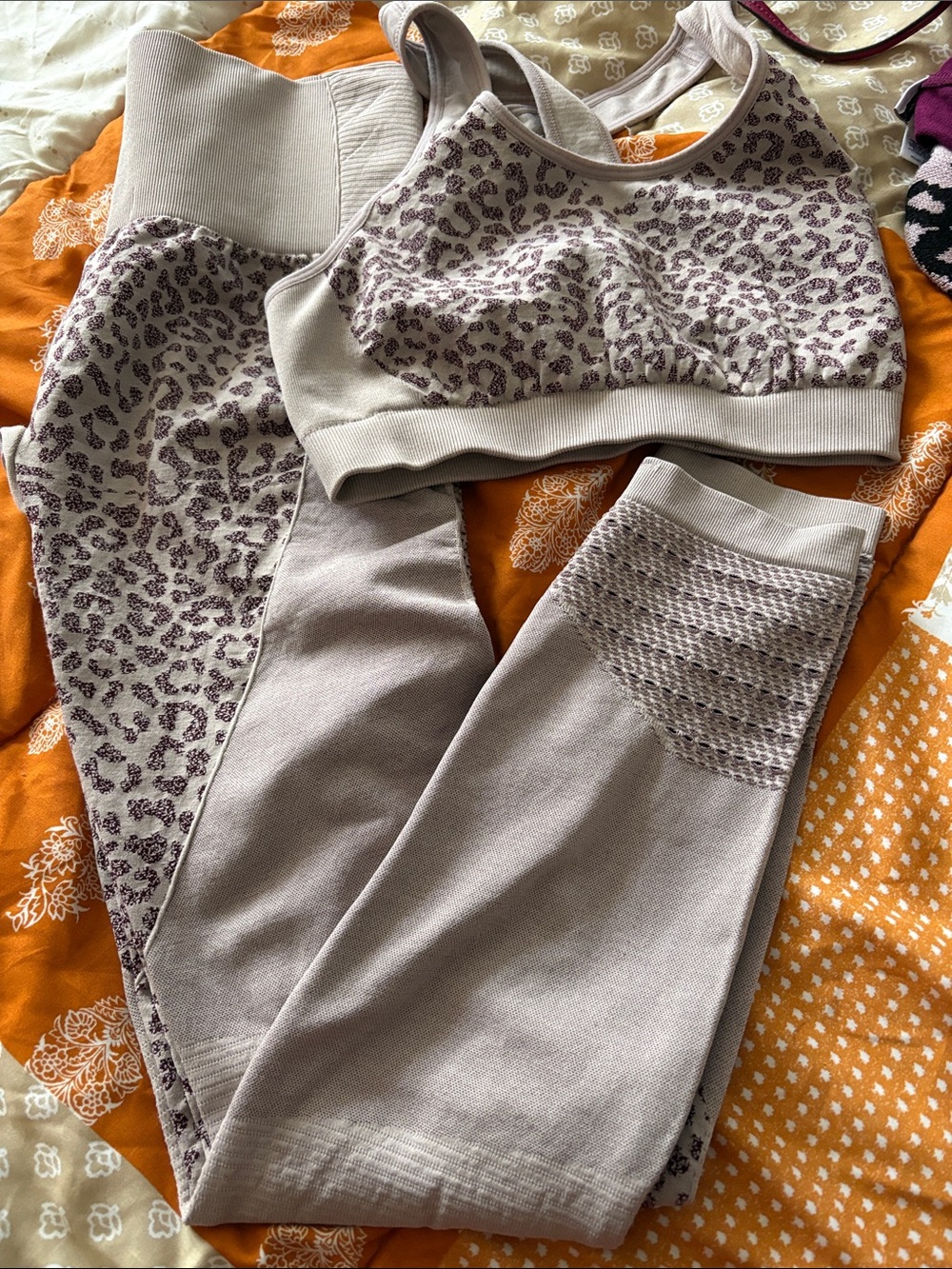 L'Amour Neutral Mauve Leopard Seamless Active Set